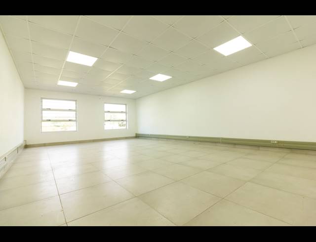 55M² OFFICE TO LET IN WESTCLIFF